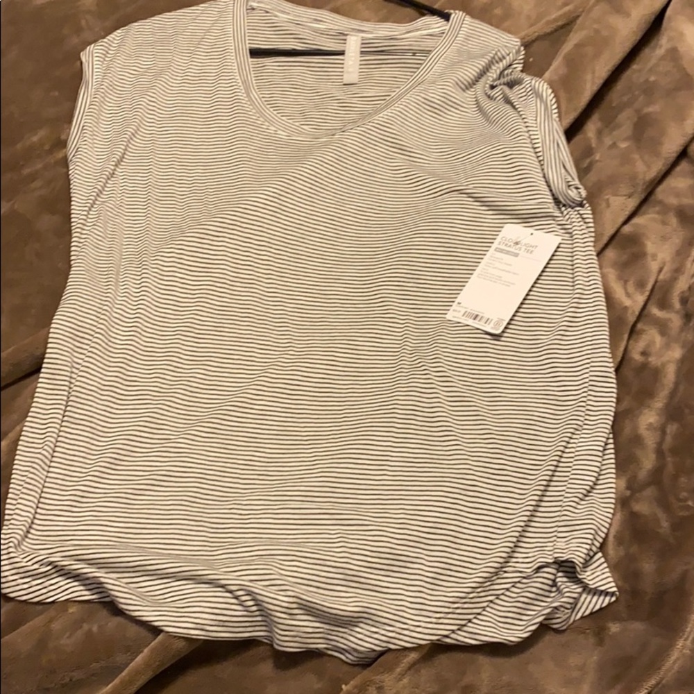 Athleta tee